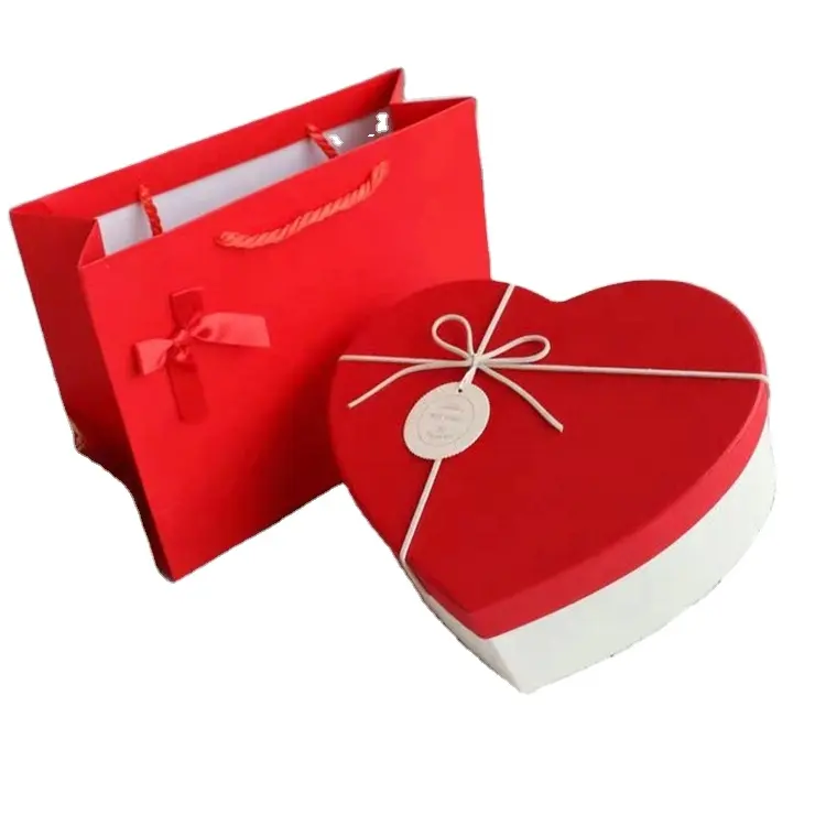 Scatola di carta per caramelle al cioccolato da sposa con coperchio in cartone di lusso rigido personalizzato piccolo regalo a forma di cuore