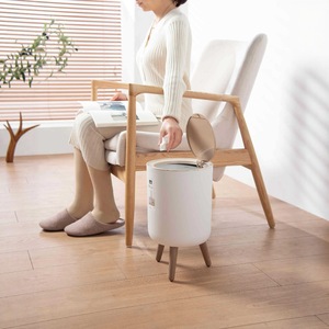 <span class=keywords><strong>Mini</strong></span> <span class=keywords><strong>Cestino</strong></span> in Plastica con Coperchio a Pressione e Gambe Alte per Soggiorno, Camera da Letto, Cucina e Ufficio - Product Image 2