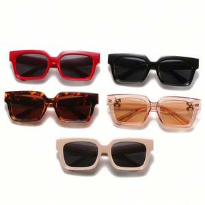 Gafas de Sol Cuadradas con Logotipo Personalizado, Diseño Retro, Letra X, Color Negro y Rojo, Protección UV400, Montura Grande, para Hombre y Mujer - Product Image 3