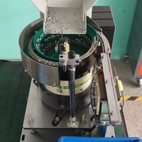 Alimentateur à vis personnalisable avec double cuve vibrante et trémie