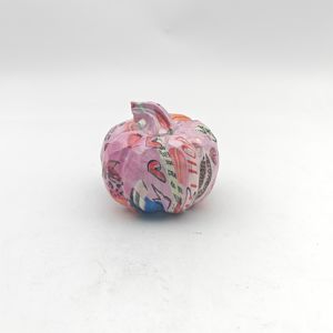 Figura de calabaza de resina con impresión por transferencia de agua, temática de otoño, decoración de escritorio para fiestas de Acción de Gracias y arreglos de estanterías en el hogar. - Product Image 1