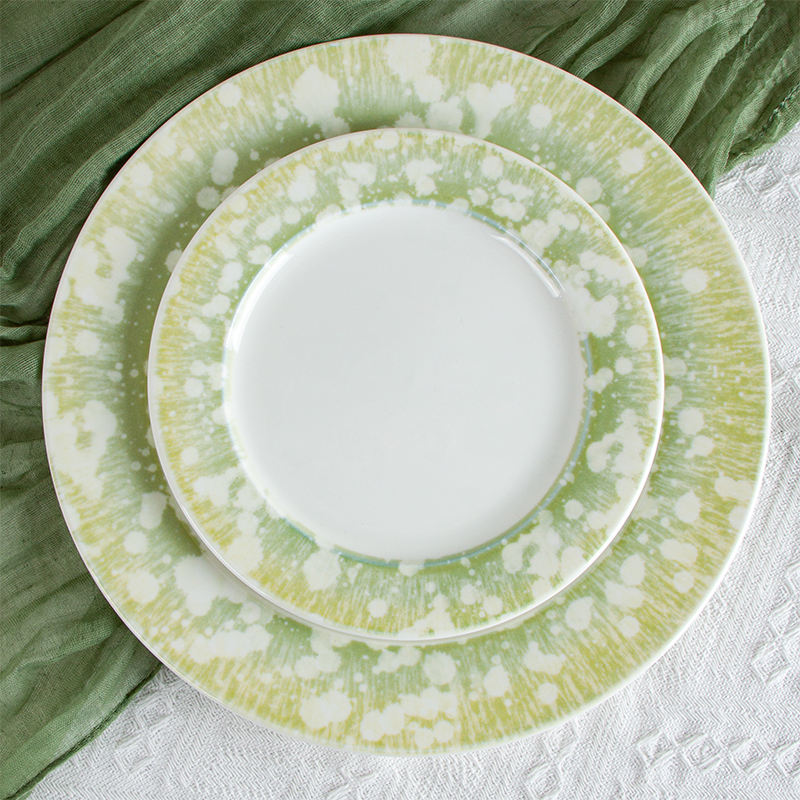 สีเขียว