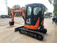 Excavatrice HITACHI ZX35U d'occasion avec moteur Isuzu, moteur Yanmar, capacité de la benne de 3 m³, composants PLC essentiels