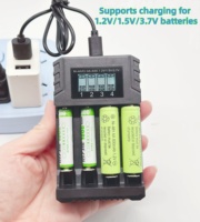 Cargador de Baterías Inteligente con Pantalla LCD y 4 Ranuras, Alimentado por USB, con Apagado Automático, Compatible Universalmente con Baterías AA, AAA, NiMH y Li-ion para Cámara