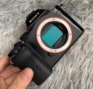 Appareil photo <span class=keywords><strong>Sony</strong></span> A7 d'occasion, appareil photo plein format, qualité d'image Full HD - Product Image 1