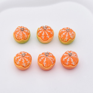 Breloque en résine imitation orange pelée, couleur vert-orange, kit de matériel pour la fabrication de bijoux DIY - Product Image 1