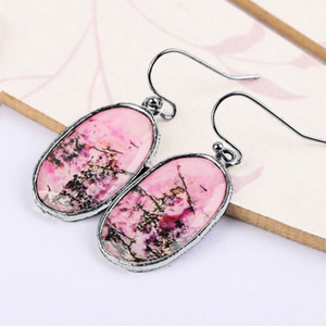 Orecchini pendenti con texture rosa per donna, accessori per l'orecchio semplici e vintage da indossare tutti i giorni - Product Image 3