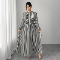 Robe longue chemise ample pour femmes grandes tailles, à rayures verticales noires et blanches, col montant, manches lanternes à volants et taille à nouer