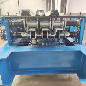 Máquina formadora de rollos para techos y cubiertas de suelo de chapa de acero corrugado galvanizado Fácil de operar 1-2mm de espesor 380V - Product Image 1