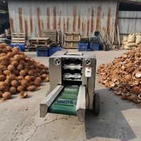 Machine à décortiquer les noix de coco à haute efficacité pour les noix de coco mûres et jeunes