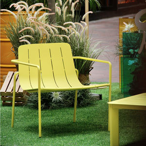 Muebles sencillos de estilo italiano para exteriores, silla apilable de aleación de aluminio, tubo de aluminio con reposabrazos reclinable - Product Image 1