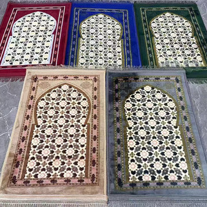 Tappeto da Preghiera in Velluto Spesso Stampato e Goffrato Antiscivolo per Pellegrinaggio in Medio Oriente, Vendita Diretta dalla Fabbrica - Product Image 4