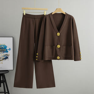 Completo <span class=keywords><strong>Donna</strong></span> Autunno e Inverno Casual a Due Pezzi con Cardigan Scollo a V e Pantaloni a Gamba Larga in Maglia con Decorazione di Bottoni - Product Image 6