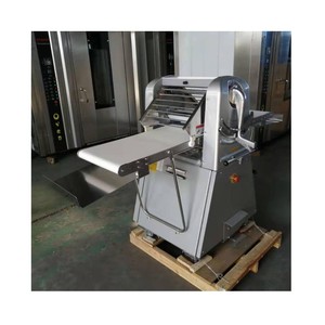 Machine à pâtes électrique avec fonction de roulage de la pâte et de fabrication de pâtes interchangeables - Product Image 1