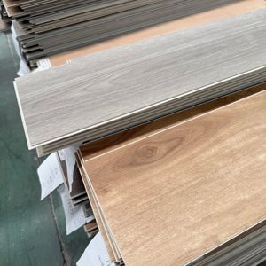 Vente en gros OEM ODM de feuilles de planches composites de luxe Click SPC 4mm 5mm <span class=keywords><strong>6mm</strong></span> revêtement de sol en plastique lamin grain de bois de chêne imperméable - Product Image 3