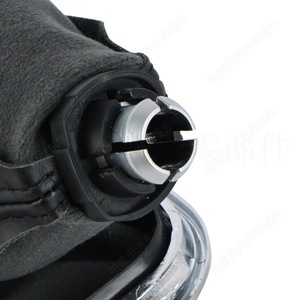 ฝาครอบหัวเกียร์โฟล์คสวาเกน กอล์ฟ 4 กรอบเงา เย็บด้ายสีดำ ชิ้นส่วนพลาสติกตามหลักสรีรศาสตร์ Clh71103783 - Product Image 1