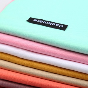 Sciarpa da <span class=keywords><strong>donna</strong></span> in tessuto <span class=keywords><strong>di</strong></span> <span class=keywords><strong>lana</strong></span> in viscosa, sciarpa invernale all'ingrosso da <span class=keywords><strong>donna</strong></span> con Logo personalizzato in Pashmina scialle scialle - Product Image 3