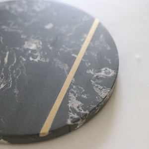 Articles ménagers Planche à découper en <span class=keywords><strong>granit</strong></span> moucheté Assiette de service ronde en marbre naturel <span class=keywords><strong>noir</strong></span> avec laiton - Product Image 5