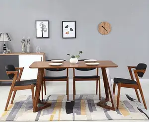 طاولة طعام عائلية صغيرة مستطيلة الشكل مصنوعة من الخشب النقي الياباني والكراسي