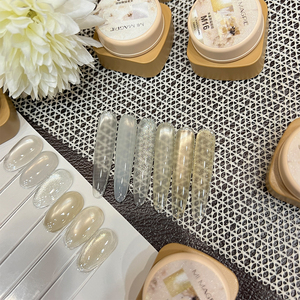 AILANUO Nuevo Esmalte de Uñas en Gel Efecto Ojo de Gato, Color Pastel, No Tóxico, Brillante, con Cuentas de Cristal, Gel de Uñas con Efecto Hielo - Product Image 2