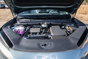 Hot Sale 2025 BYD Sealion 06 DM-i 160kW 205KM Navigation Plus 1.5L PHEV LHD GCC Certified SUV New Energy Vehicle - Product Image 4