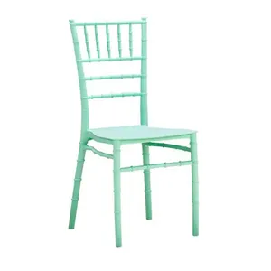 Juego de Comedor de Madera Royaloak Octane para 6 Personas con Sillas de Plástico - Product Image 4