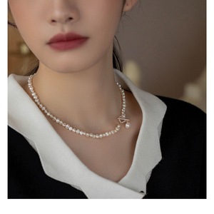 Collier de perles baroques d'eau douce irrégulières avec zircon en forme de cœur, chaîne OT, collier de clavicule, collier élégant et attentionné - Product Image 4