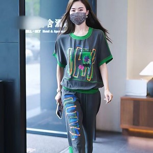 Women's Casual Sports Suit 2025 Summer Printed Short Sleeve Cropped Pants Two Piece Set Gradient Colors Geometric Patterns - Product Image 3