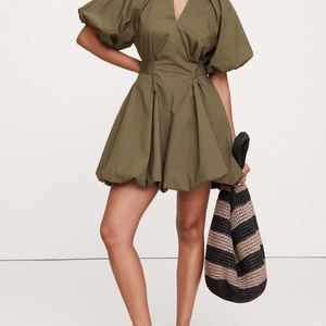 Nouvelles robes d'été pour femmes, robes décontractées élégantes et modestes, robes pour femmes à col en V profond, de haute qualité, à manches courtes et lanternes, mini robe - Product Image 2