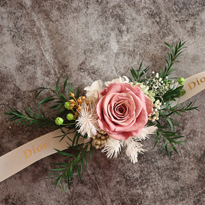 <span class=keywords><strong>Ramilletes</strong></span> de muñeca de <span class=keywords><strong>flores</strong></span> <span class=keywords><strong>preservadas</strong></span> más vendidos para novias y damas de honor para preparativos de bodas y viajes de fotografía de bodas - Product Image 2