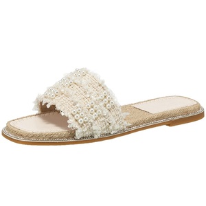 <span class=keywords><strong>Sandales</strong></span> carrées de luxe personnalisées en tissu perlé uni pour femmes et dames, pantoufles plates de plage - Product Image 1