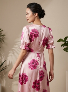 Vestido Largo Floral de Diseño de Moda Verano 2026 con Estampado Floral de Alta Costura - Product Image 2