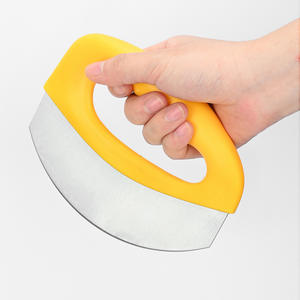 Cortador de Pizza Mezzaluna de Acero Inoxidable, Cortador de Hierbas y Queso Multifuncional Amarillo, Herramienta para Hornear - Product Image 5