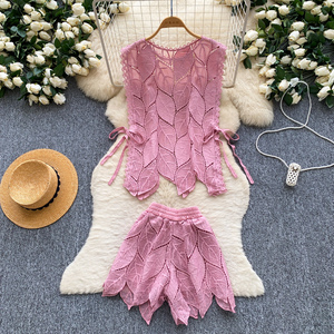 Conjunto elegante de verano de 2 piezas para <span class=keywords><strong>mujer</strong></span>, top y traje corto de encaje ajustado, ropa al por mayor - Product Image 1