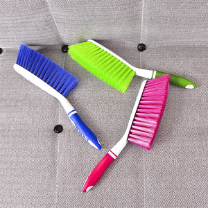 Cepillo multifuncional para cama, cepillo de cerdas suaves para eliminar el polvo, para ropa y edredones, color aleatorio - Product Image 3