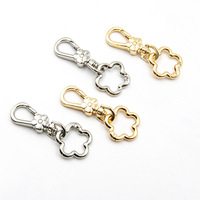 Accessoires de quincaillerie : Mousqueton pivotant en métal avec anneau en forme de fleur et clip de connexion pour porte-clés