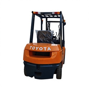 Chariot élévateur Toyota d'occasion de 3 tonnes, poids 4500 kg, 700 heures de fonctionnement, inspection vidéo et rapport inclus, à vendre - Product Image 1