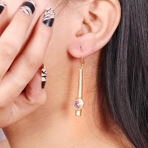 Pendientes étnicos de perlas chapados en oro con diseño moderno para fiestas, precio al por mayor - Product Image 3
