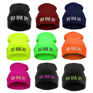 Excellenn <span class=keywords><strong>Bonnet</strong></span> ajustable en acrylique pour <span class=keywords><strong>homme</strong></span>, style Hip-hop Europe-Amérique, <span class=keywords><strong>avec</strong></span> broderie jacquard 'Bad Hair Day' - Product Image 1