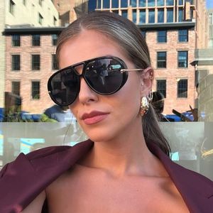 Lunettes de soleil pendantes style boucles d'oreilles, inspirées de la mode européenne et américaine, personnalisées, en forme de grenouille, inspirées d'Instagram - Product Image 2