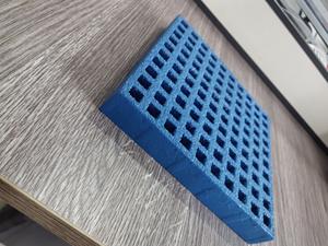 Grille FRP 38 épaisseur 20x20mm pour passerelles industrielles et marches d'escalier avec traitement de surface grain/concave/lisse - Product Image 4