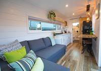 Maisons préfabriquées compactes abordables, maisons modifiées à partir de conteneurs maritimes pour des escapades de vacances, des bureaux, des immeubles et des appartements