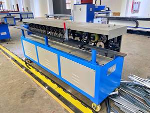 Automatische Hochgeschwindigkeits-Flanschformmaschine für Kanalflanschbearbeitung und -walzen 220V/380V 4KW - Product Image 3