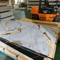 Blanc brillant mélangé avec de l'or Hi-Q feuille de marbre UV pour la décoration de la maison facilité d'installation