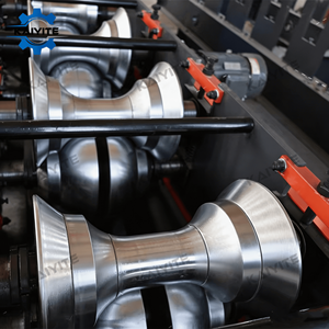 Machine de formage de tuiles de toit entièrement automatique de haute qualité pour la fabrication de capuchons de toit métalliques pour villas et entrepôts - Product Image 3