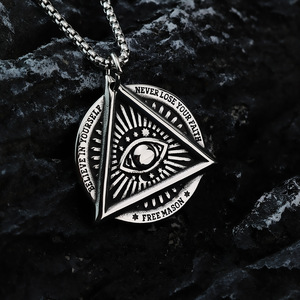 Yunnique – collier avec pendentif pyramidal en acier inoxydable pour hommes, bijoux de cadeau avec charme œil porte-bonheur de la franc-maçonnerie - Product Image 4