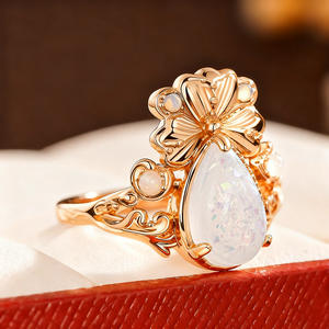 Anello Cocktail Floreale A073 in Oro Massiccio 18K Placcato Oro Rosa con Opale Incastonato, Anelli Raffinati da Donna per Matrimonio - Product Image 2