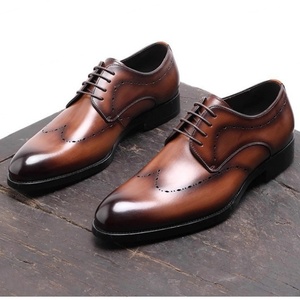 Zapatos de Cuero Marrón Puntiagudos para Hombre Estilo Inglés, Zapatos de Cuero Formales para Bodas y Negocios - Product Image 1