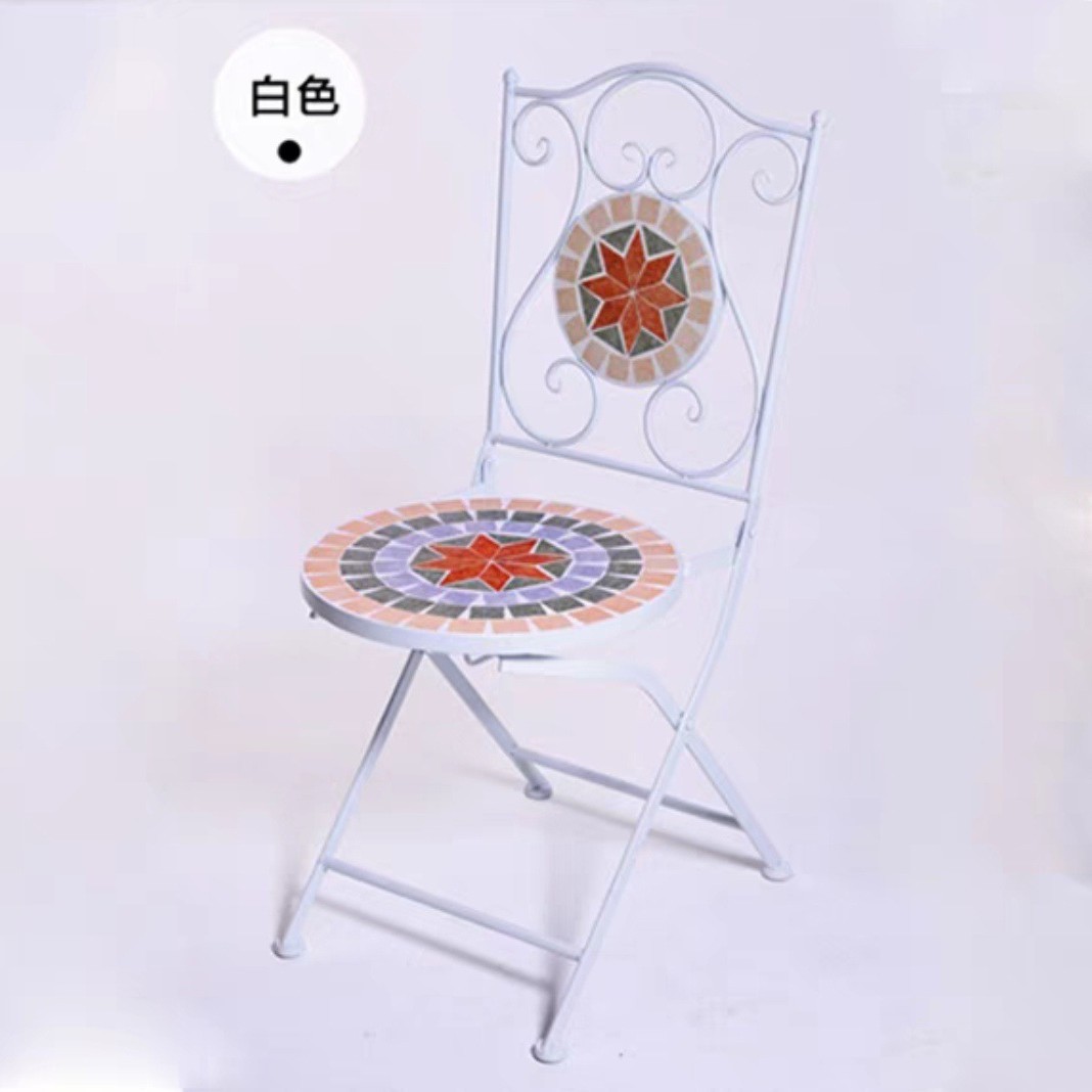 Chaise pliable simple blanche