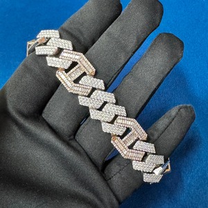 Pulsera Cubana de Plata de Ley 925 Chapada en Oro de Dos Tonos de 16 mm con Diamantes de Moissanita VVS, Disponible al Mejor Precio - Product Image 4